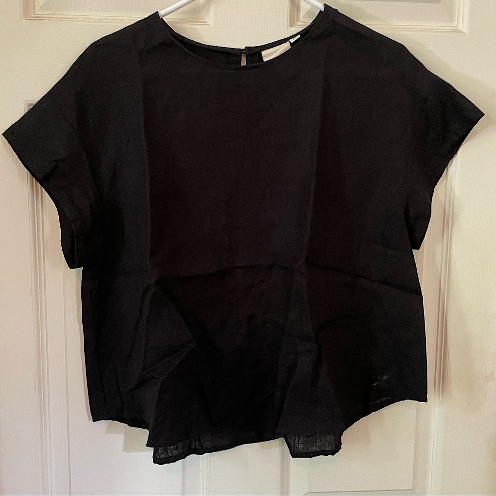 Reistor Black Linen Top